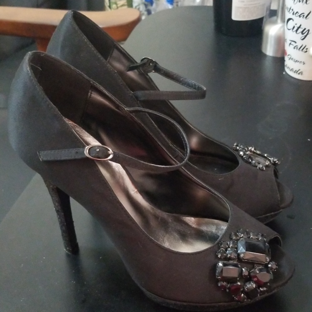 High heel black shoes